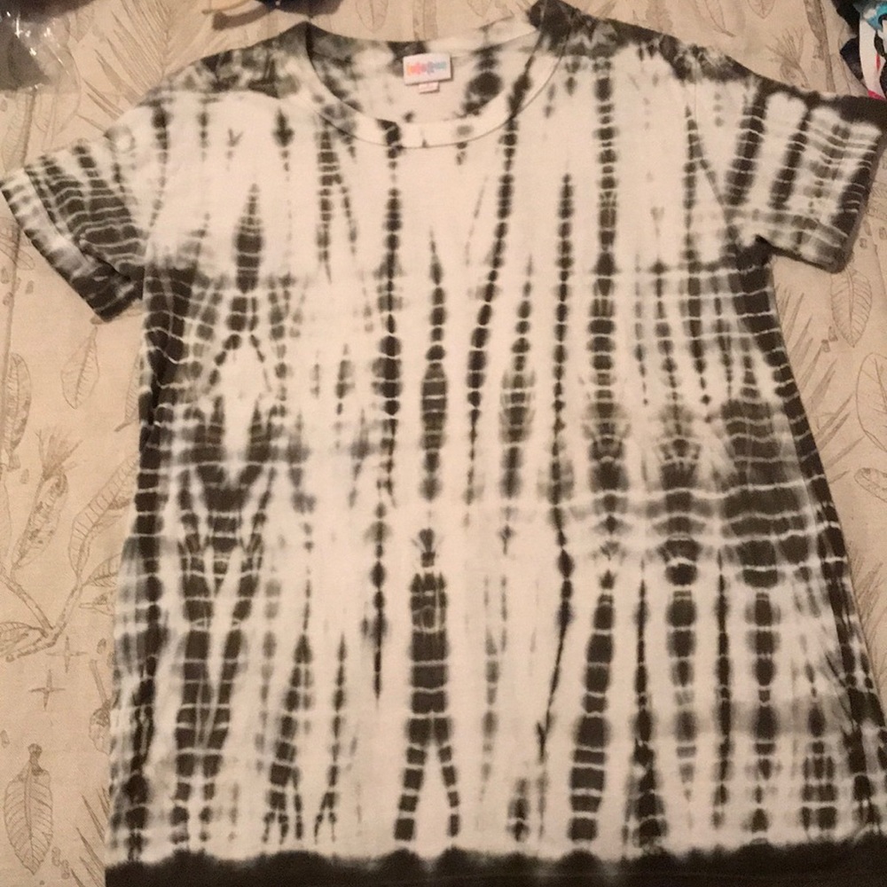 LulaRoe Vintage T